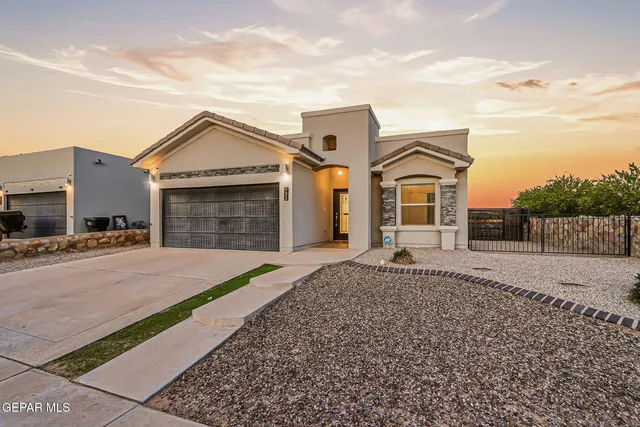 932 Penrith St, El Paso, TX 79928