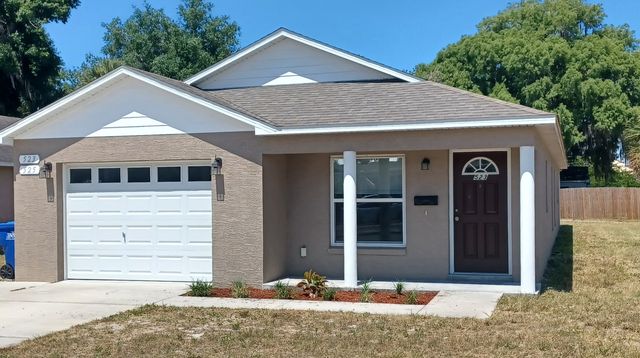 525 N  Saint Clair Abrams Ave, Tavares, FL 32778