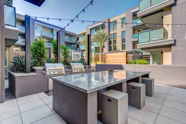 678 E  Walnut St E #405, Pasadena, CA 91101