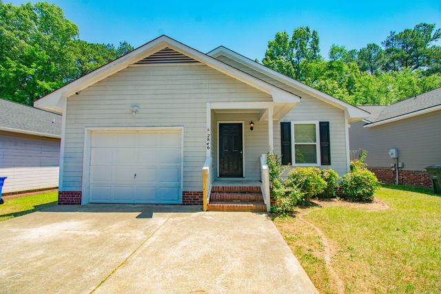 2846 Copenhagen Dr, Fayetteville, NC 28301