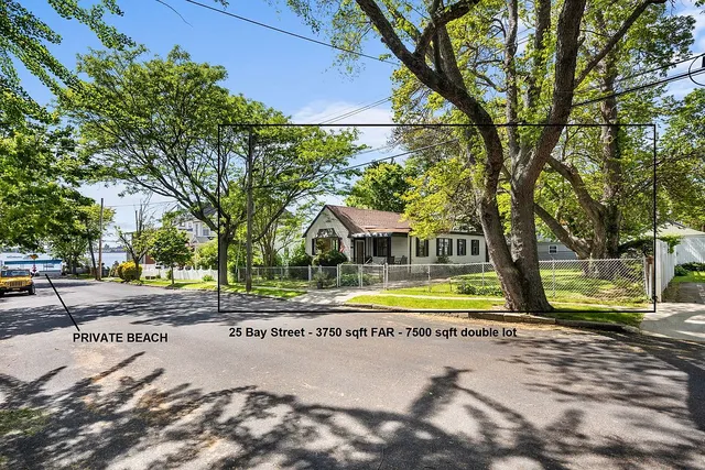 25 Bay St, Bronx, NY 10464
