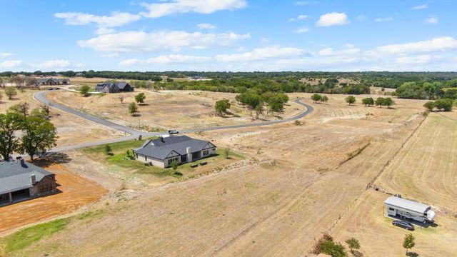 112 Gibson Ln, Weatherford, TX 76088