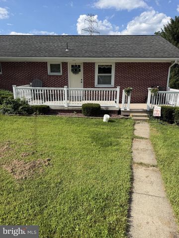 1445 Loop Rd, Lewistown, PA 17044