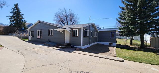 218 S  Central Ave, Cut Bank, MT 59427