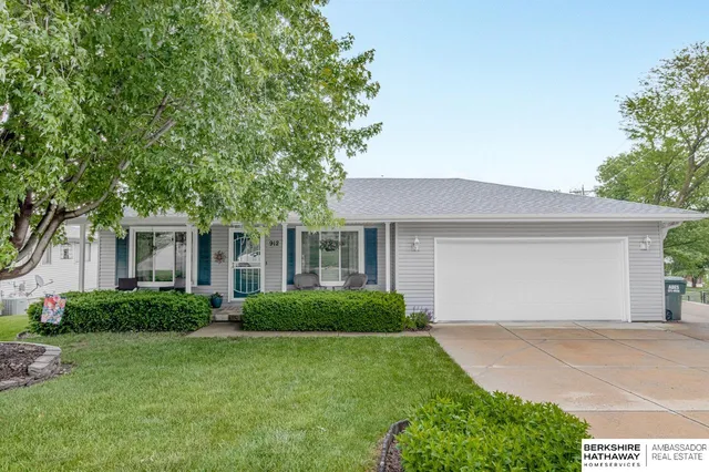 912 N  28th Ave, Blair, NE 68008