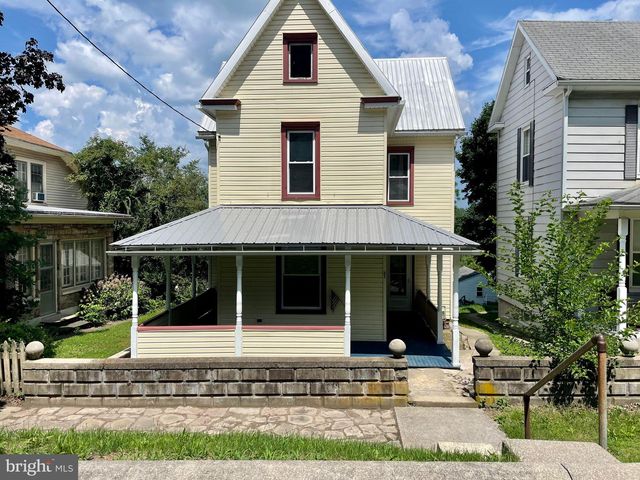 31 S  Mann Ave, Yeagertown, PA 17099