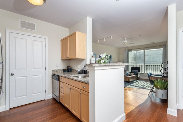 100 Stockton St #2-209, Chelsea, MA 02150
