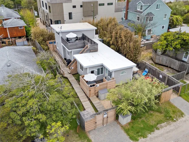 5 Champlain Street, Ocean Beach, NY 11770