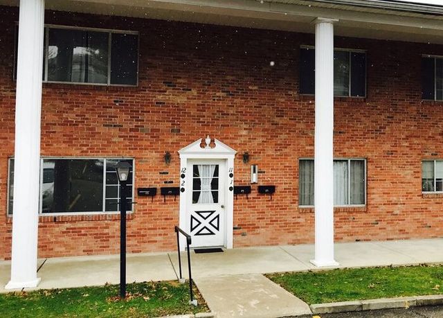 401 Tracy Ln   #8, Saint Clairsville, OH 43950