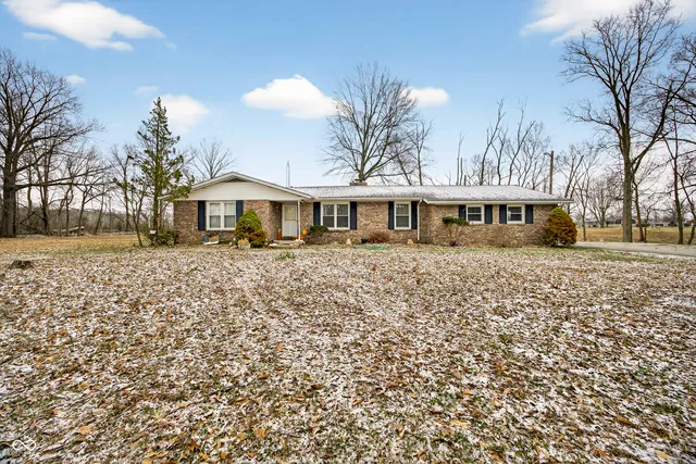 5946 W  State Road 48, Jasonville, IN 47438