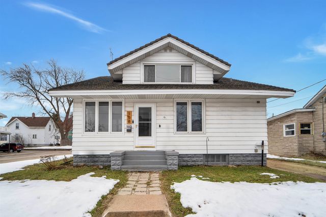 108 W  Beacon Ave, New London, WI 54961