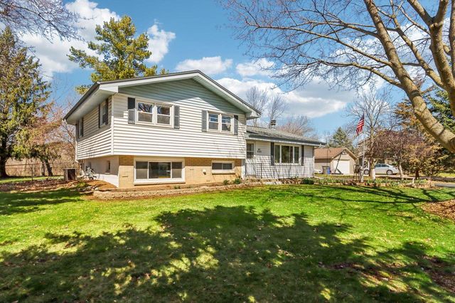 S71W19820 Simandl DRIVE, Muskego, WI 53150