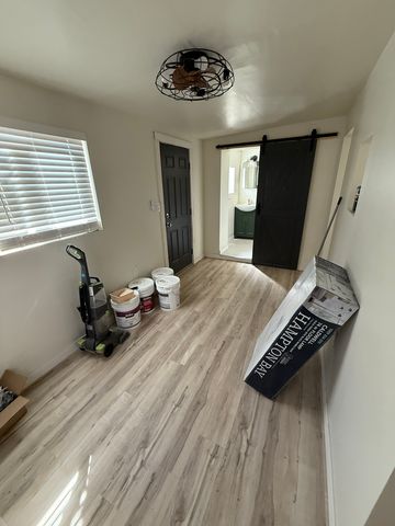 1414 7th St NW #2, Albuquerque, NM 87102