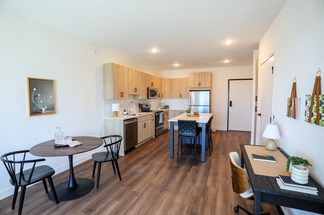 10010 6th Ave N #308, Minneapolis, MN 55441