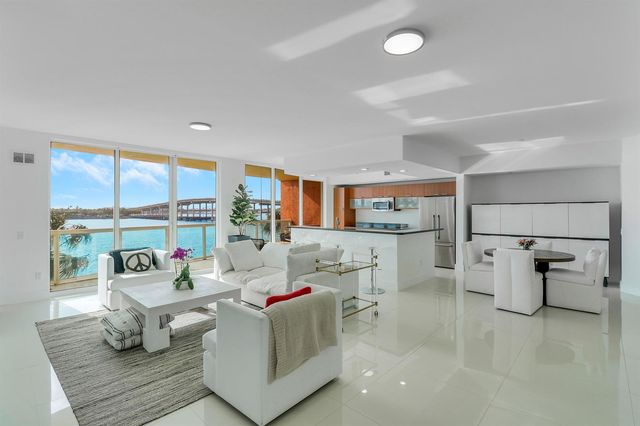 2640 Lake Shore Dr #307, Riviera Beach, FL 33404