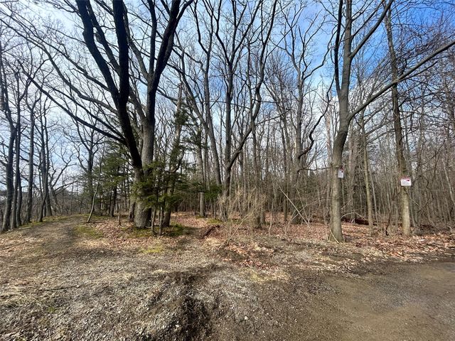 Ponderosa Dr, Erie, PA 16509