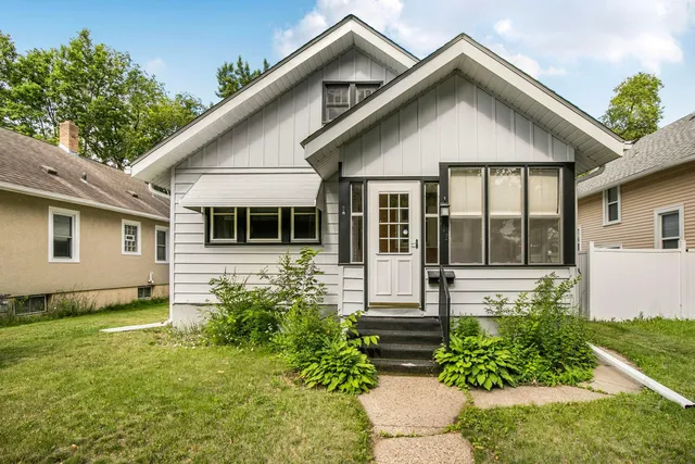 913 12th Ave S, Saint Cloud, MN 56301