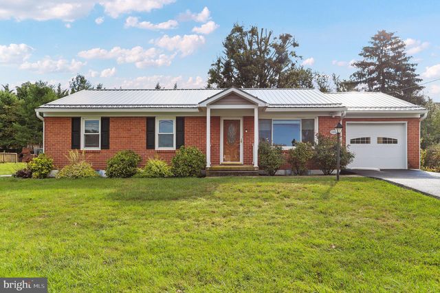 13851 Sunrise Dr, Hagerstown, MD 21740