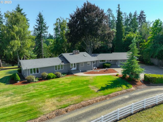 1284 French Creek Rd, Glide, OR 97443