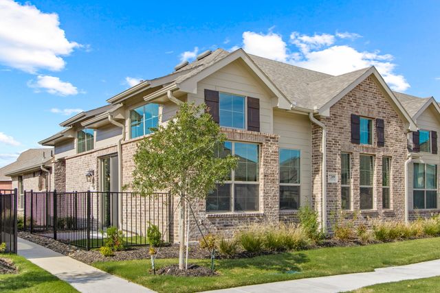 Barcelona Plan in Mira Lagos Villas, Grand Prairie, TX 75054