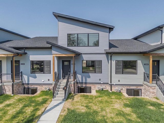 212 South Dewey Avenue, Reedsburg, WI 53959