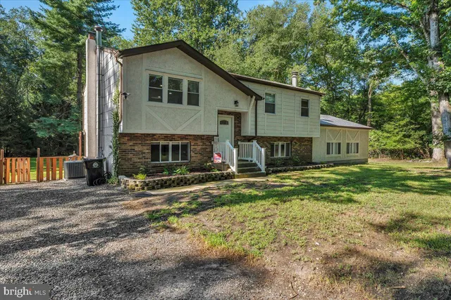 635 Raritan Ave, Atco, NJ 08004