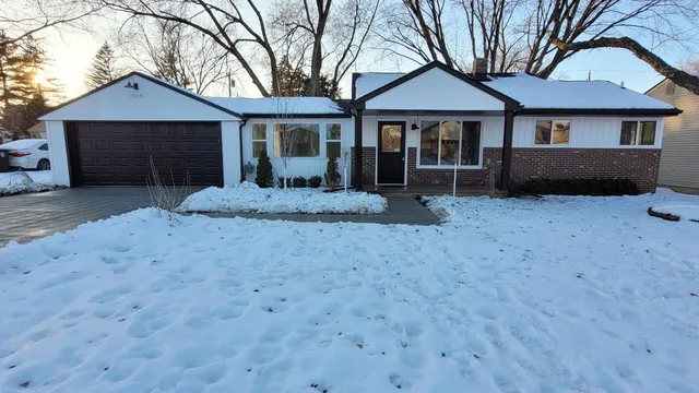 19371 Shadyside St, Livonia, MI 48152
