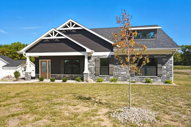 40 Ln Lake James B #520, Fremont, IN 46737