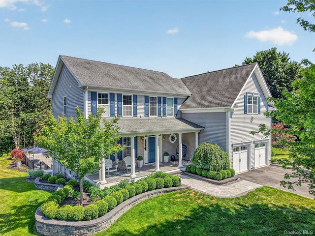 10 Sandlewood Circle, Hopewell Junction, NY 12533