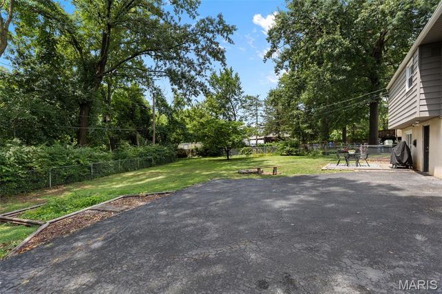 161 Chatwood Ter, Saint Louis, MO 63126