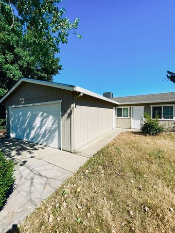 4202 Bradley Dr, Redding, CA 96003