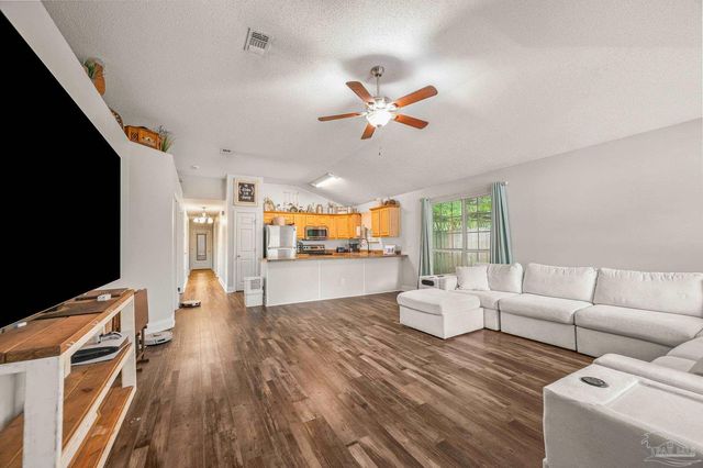 6014 Montgomery Ave, Pensacola, FL 32526