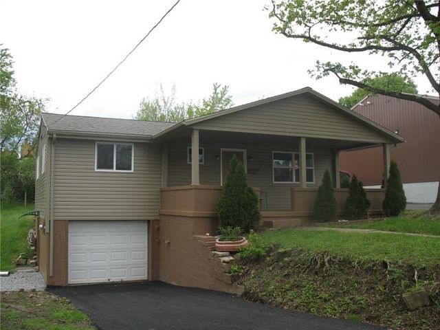 422 E  Gibson Ave, Connellsville, PA 15425