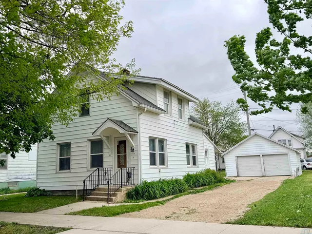 725 Erie St, Storm Lake, IA 50588