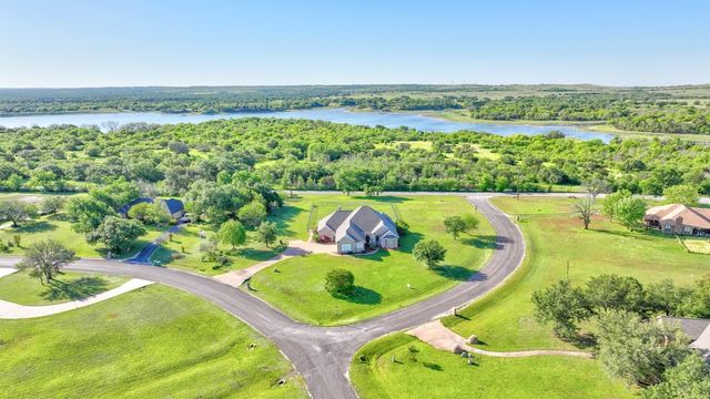 1902 Circleview Dr, Weatherford, TX 76087