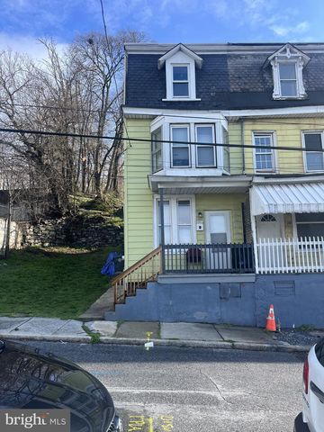 211 N  2nd St, Steelton, PA 17113