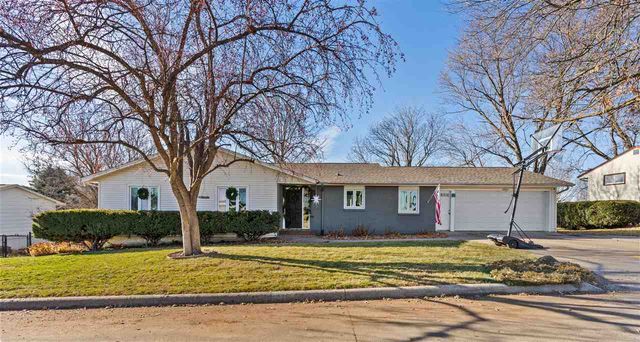 126 Thomas Dr, West Branch, IA 52358