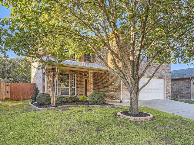 2720 Evening Shade Dr, Fort Worth, TX 76131