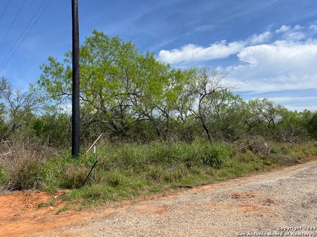 3410 County Road/Sixth Avenue LOT 19&20, Pearsall, TX 78061