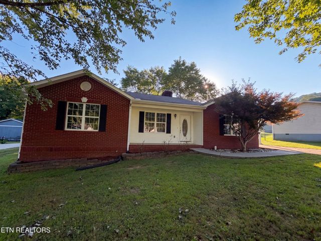 141 Meadow View Ln, Powell, TN 37849