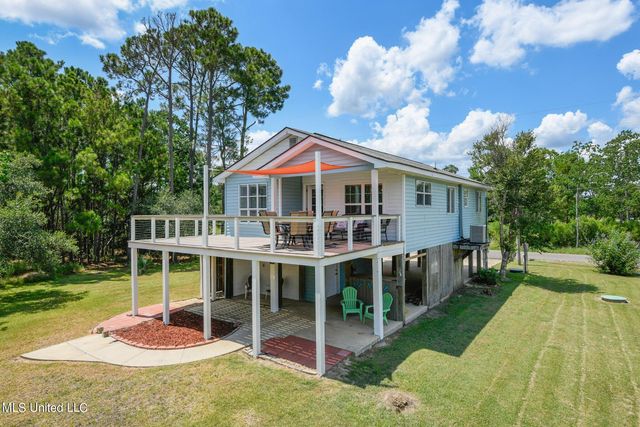 5047 Tennessee St, Bay Saint Louis, MS 39520
