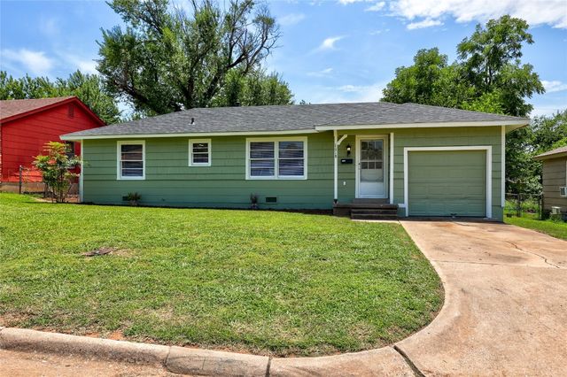 1018 Holly Ln, Midwest City, OK 73110