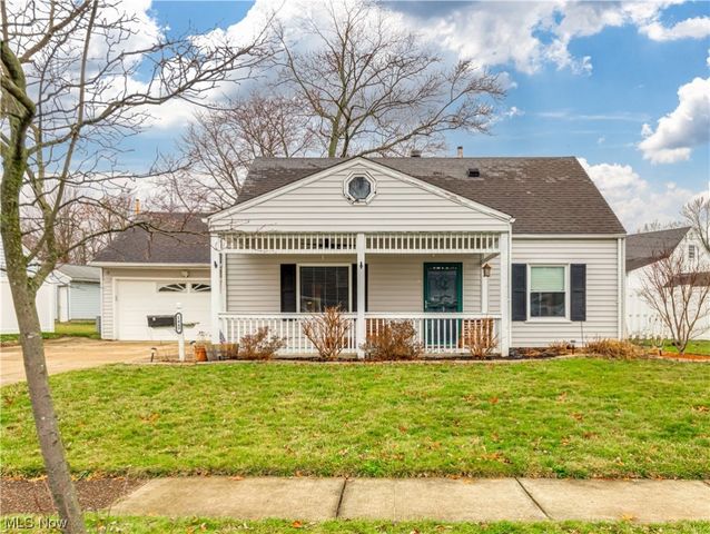 1449 Curtis Ave, Cuyahoga Falls, OH 44221