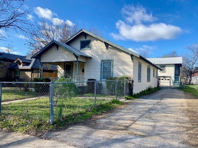 2303 Lincoln Ave, Fort Worth, TX 76164
