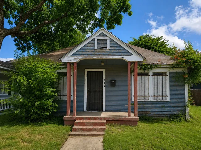 917 E  Pulaski St, Fort Worth, TX 76104