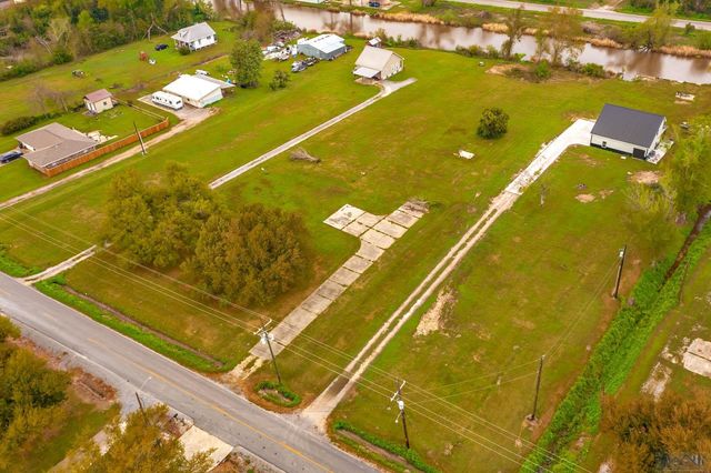 4269 Country Dr #G, Bourg, LA 70343