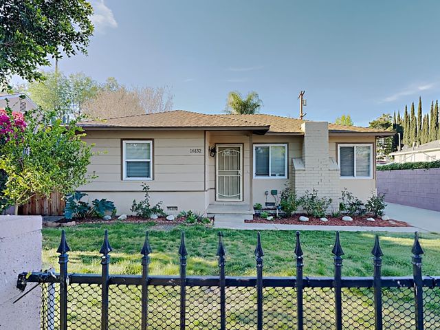 16132 Haynes St, Van Nuys, CA 91406