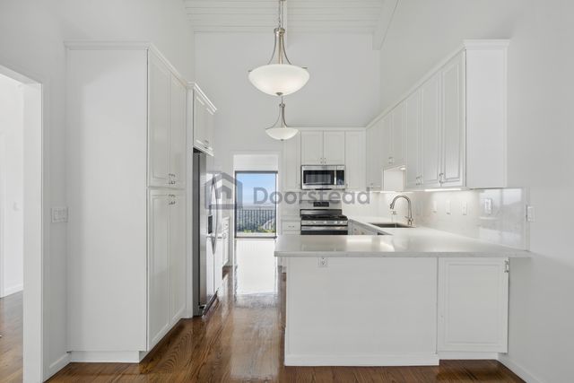 1876 Grand View Dr, Oakland, CA 94618