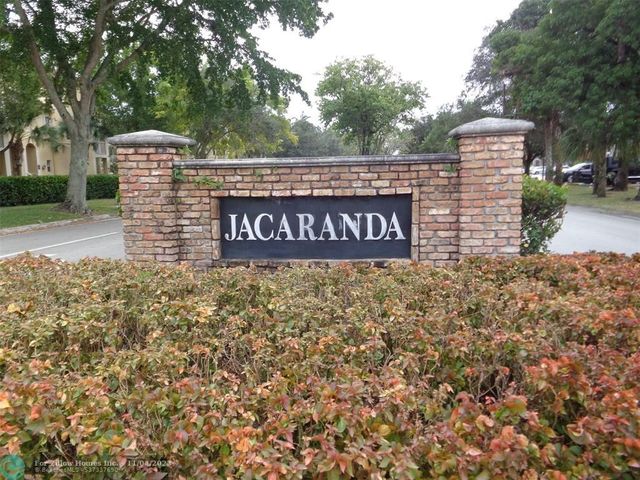 5 Jacaranda Country Club Dr #208, Plantation, FL 33324