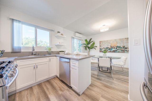 1584 Yosemite Dr, Los Angeles, CA 90041